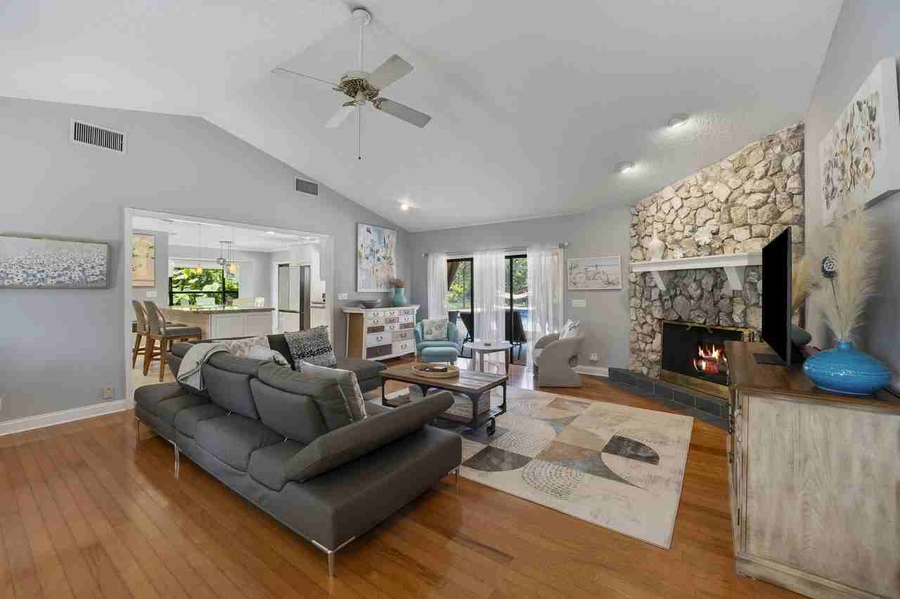 196 Scarborough Ter - Photo 6 of 33