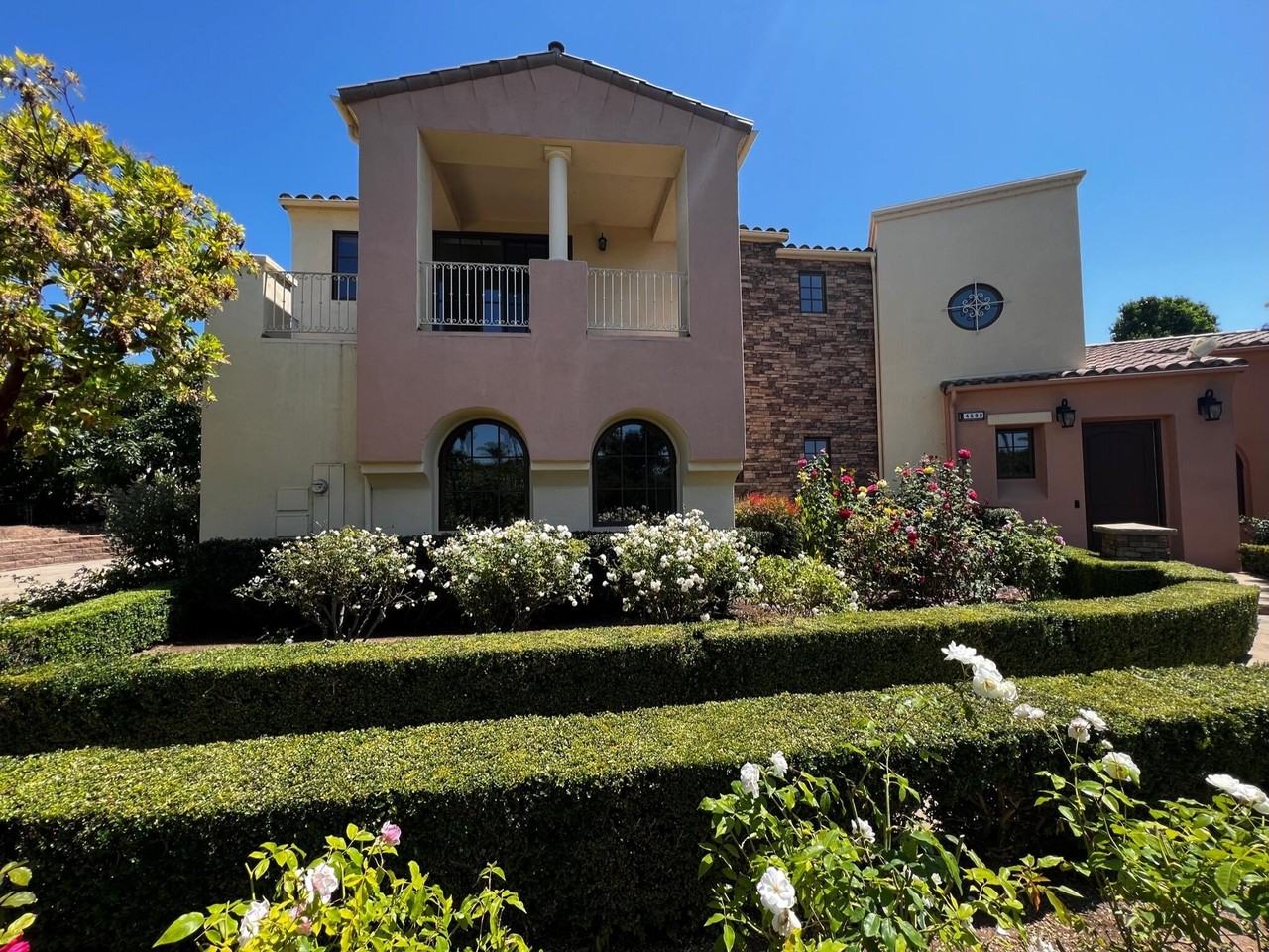 4698 Granada Way - Photo 2 of 34