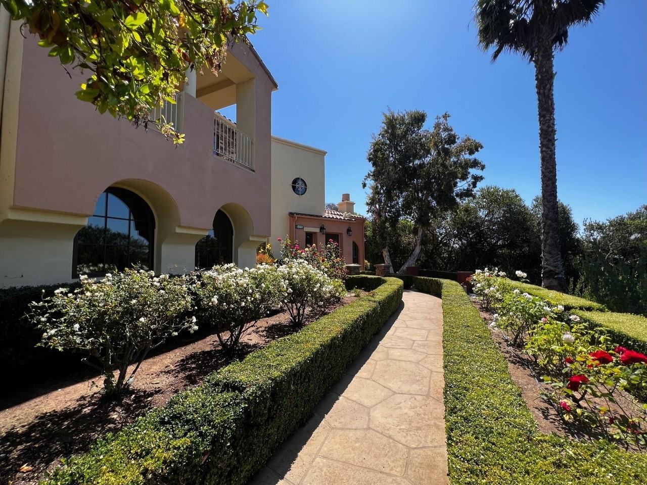 4698 Granada Way - Photo 6 of 34