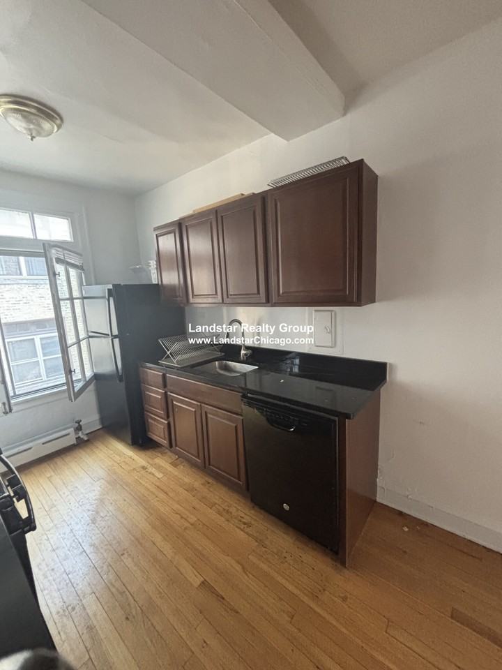 909 Elmwood Ave #F3 - Photo 3 of 14