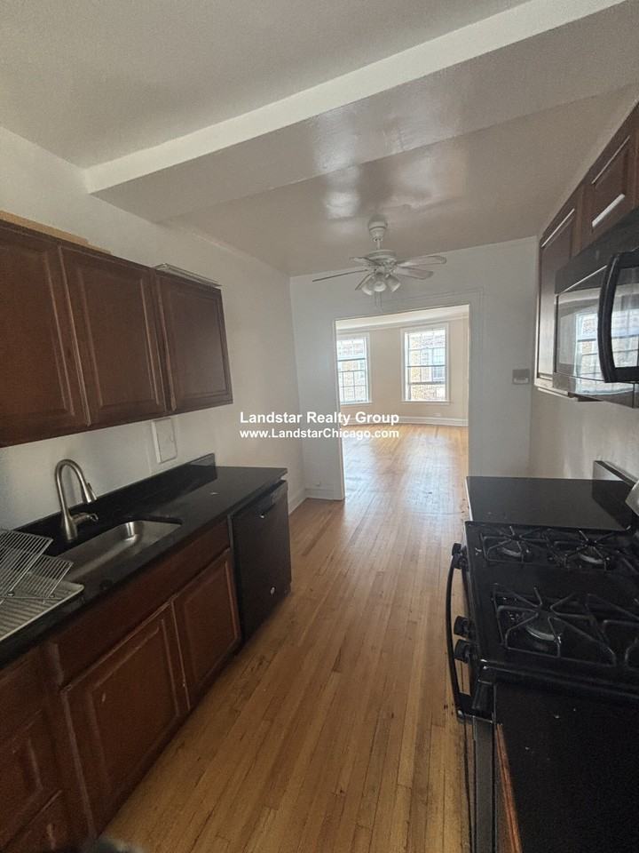 909 Elmwood Ave #F3 - Photo 7 of 14