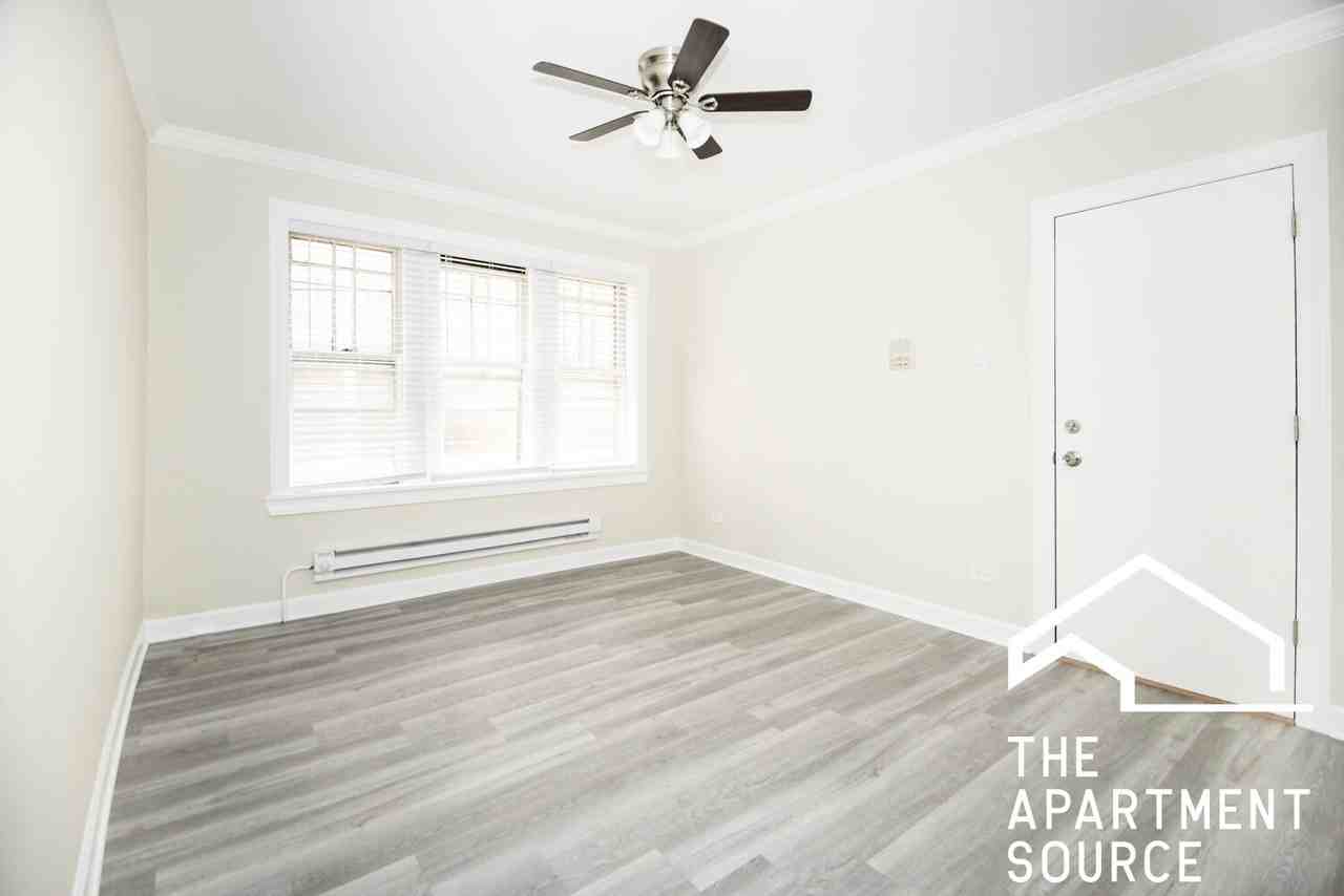 W Cornelia Ave #1N - Photo 3 of 9