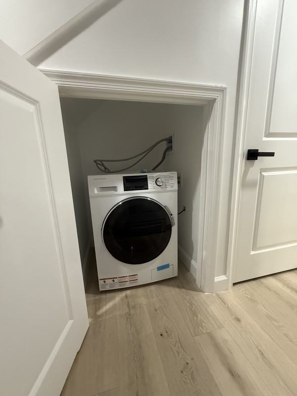 1212 18th St Ne #B - Photo 2 of 17