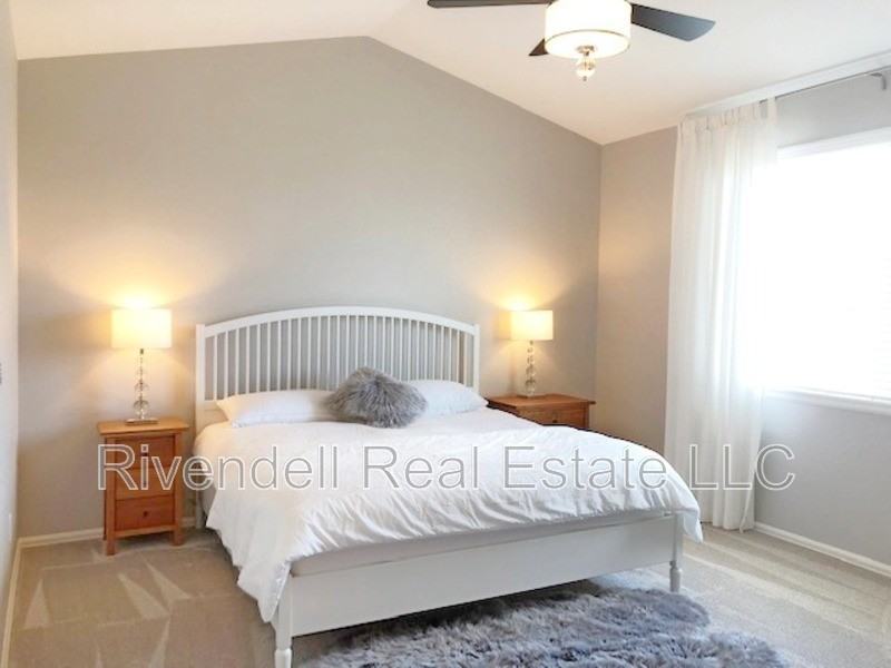 3659 Desert Ridge Cir - Photo 5 of 10