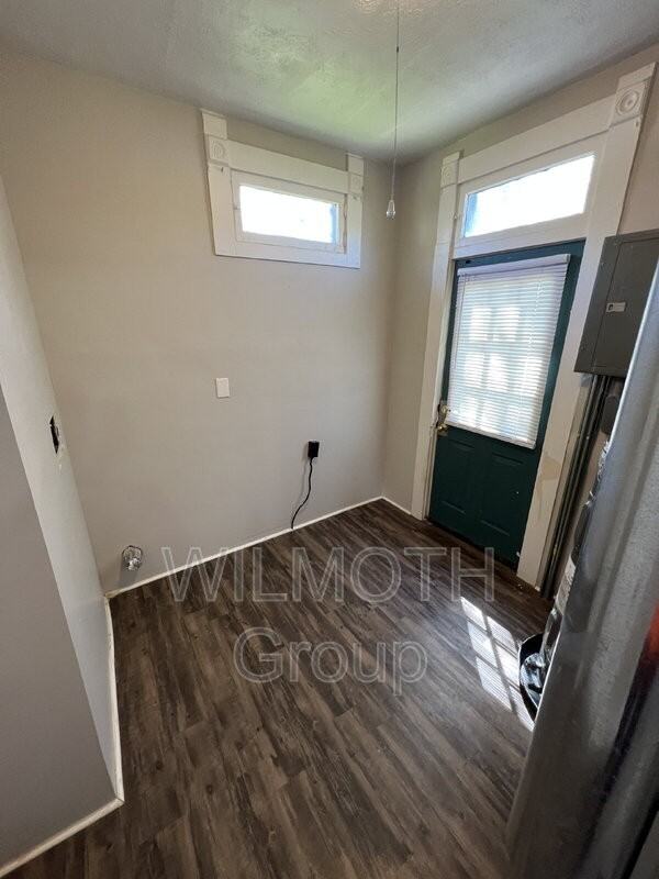 133 N Muessing St #A - Photo 3 of 17