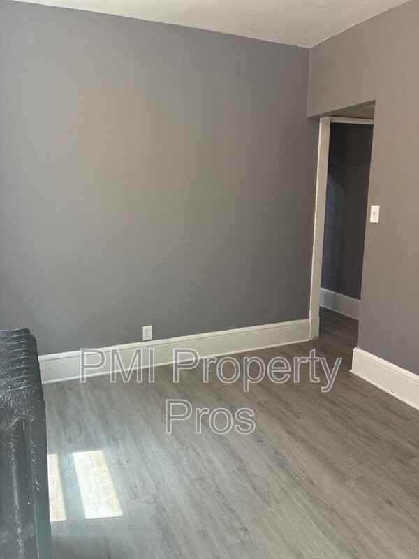 1562 S 7th St - Photo 4 of 8