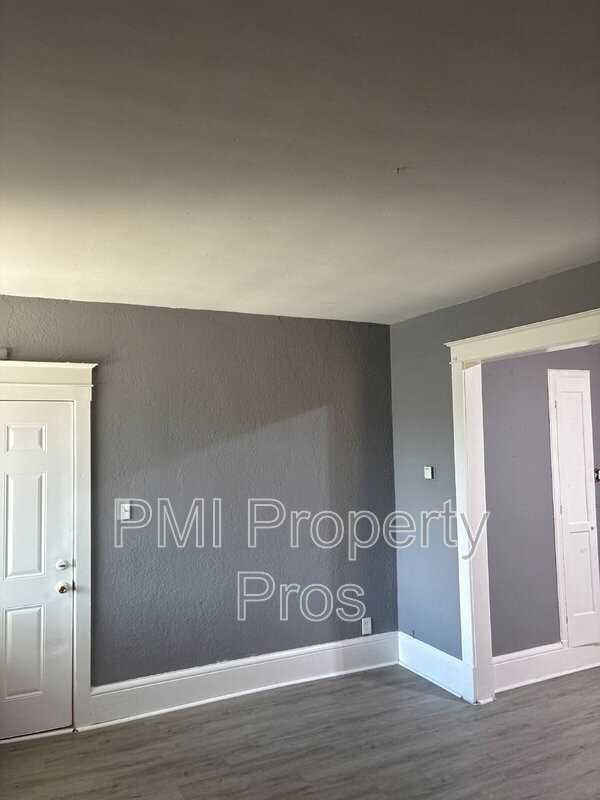 1562 S 7th St - Photo 5 of 8