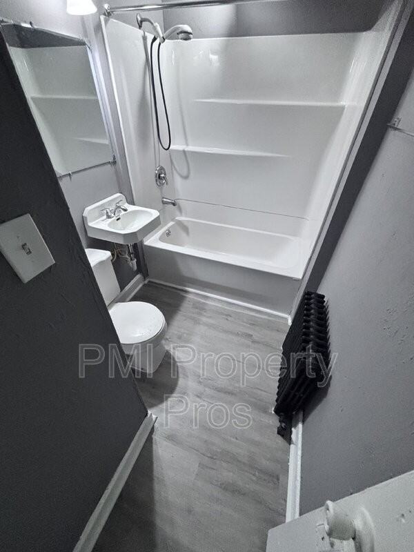 1562 S 7th St - Photo 6 of 8
