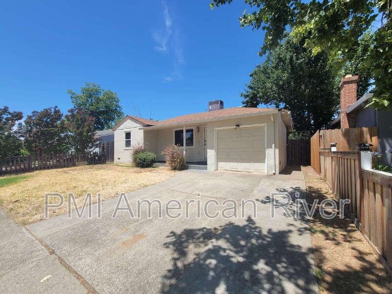 2721 18th Ave - Photo 2 of 15