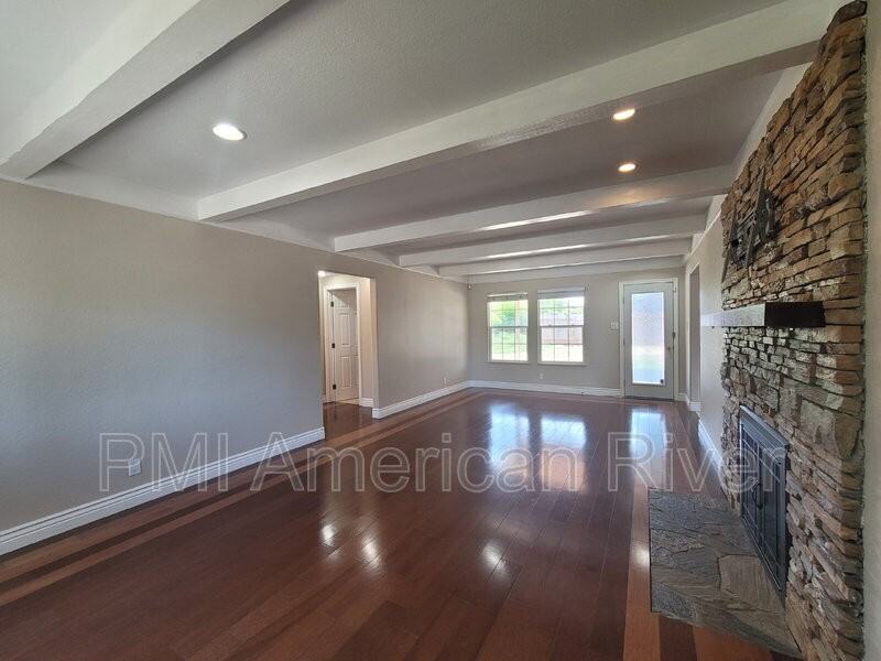 5805 Dotmar Way - Photo 3 of 14