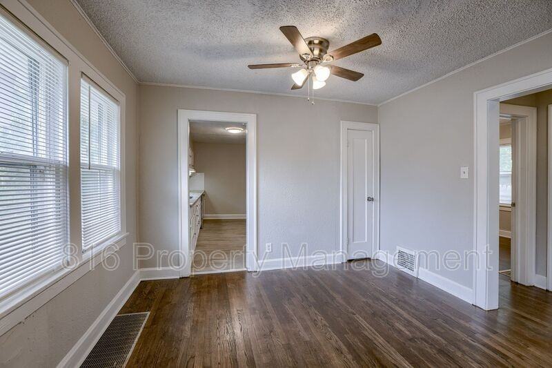 3914 Jackson Ave - Photo 4 of 22