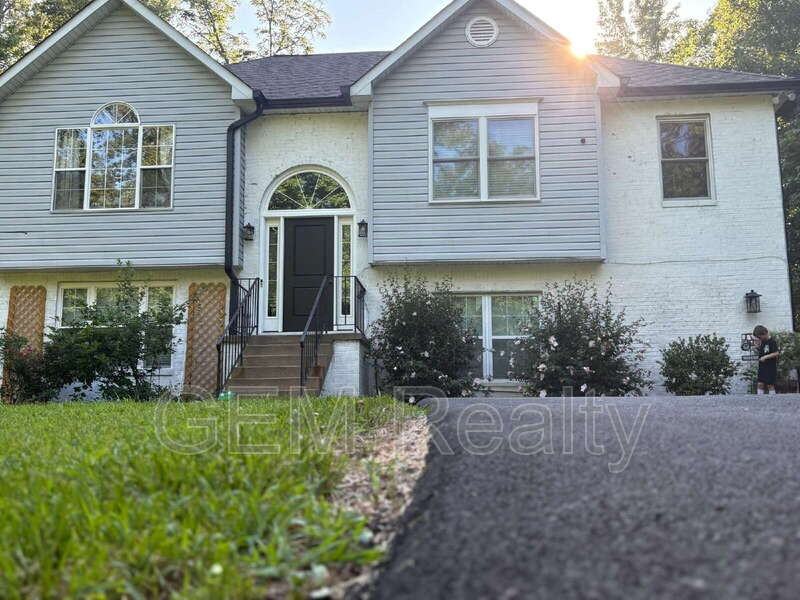 21 Countryside Dr - Photo 2 of 47