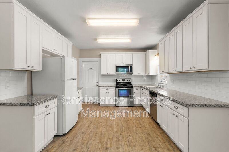 400 E Ellis St - Photo 2 of 29
