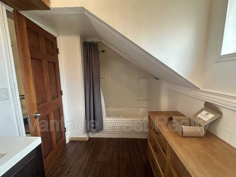 3484 Elliott Rd - Photo 3 of 17