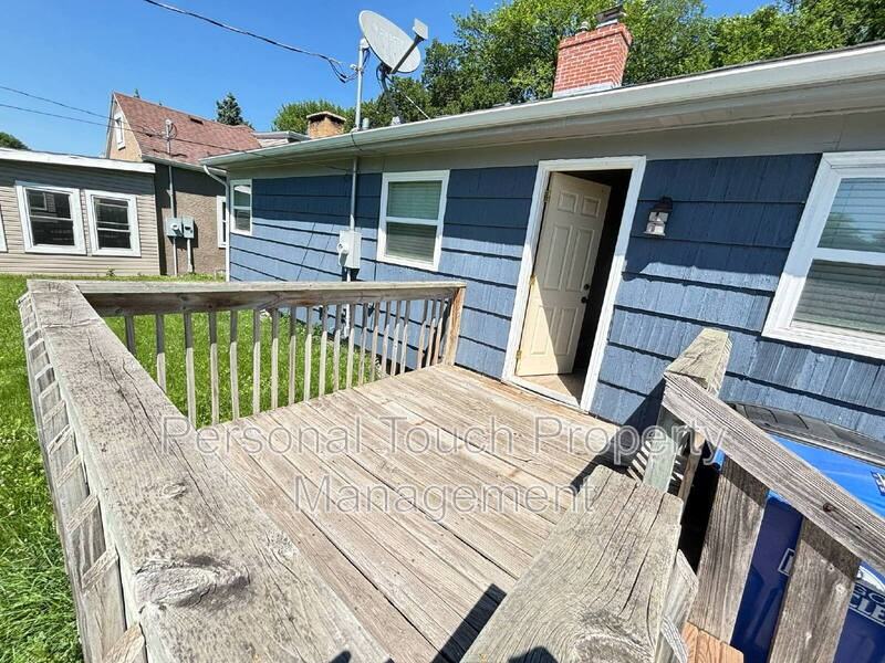 1541 10th St S - Photo 3 of 34