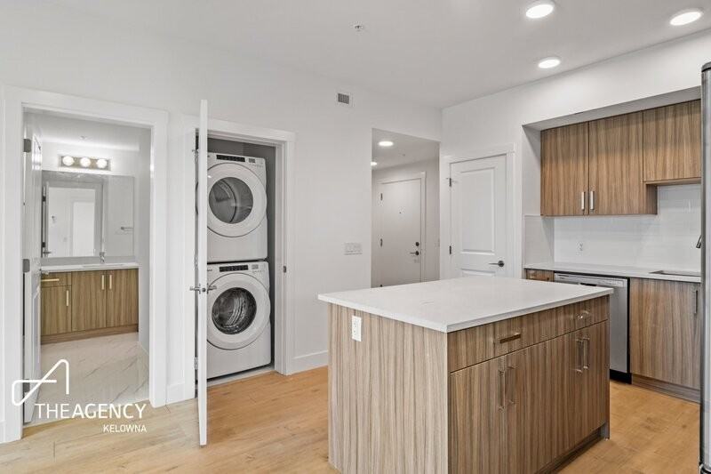 1036 Coronation Ave #307 - Photo 4 of 21