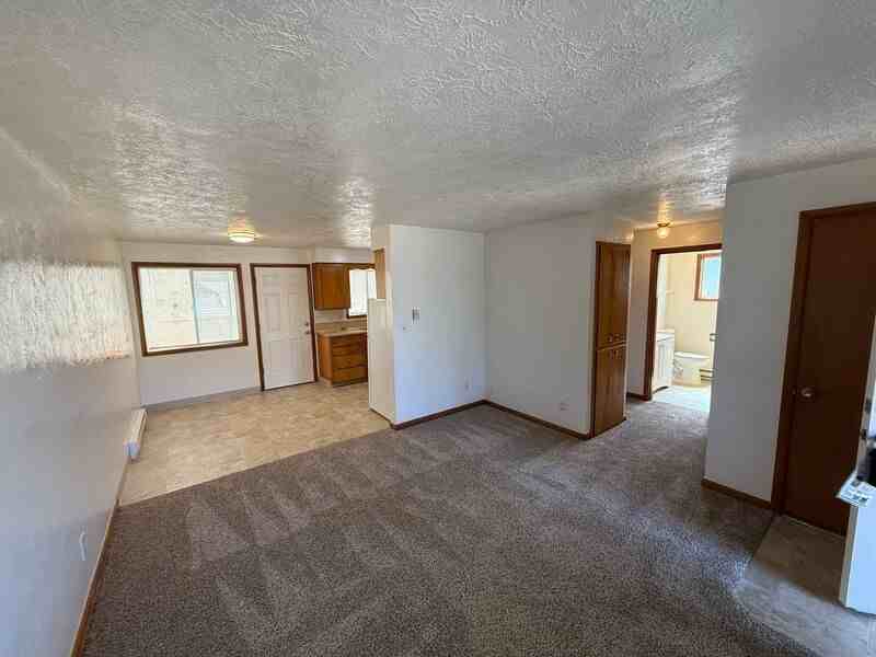 2022 Myrtle Ave Ne - Photo 3 of 18