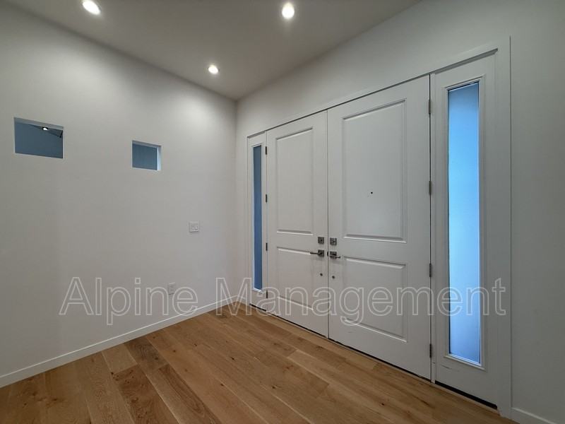 1163 W Iowa Ave - Photo 3 of 28
