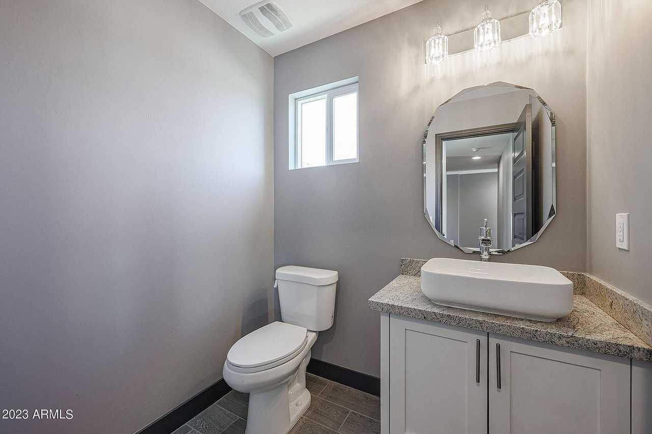 924 E Old Southern Ave #1 - Photo 3 of 24