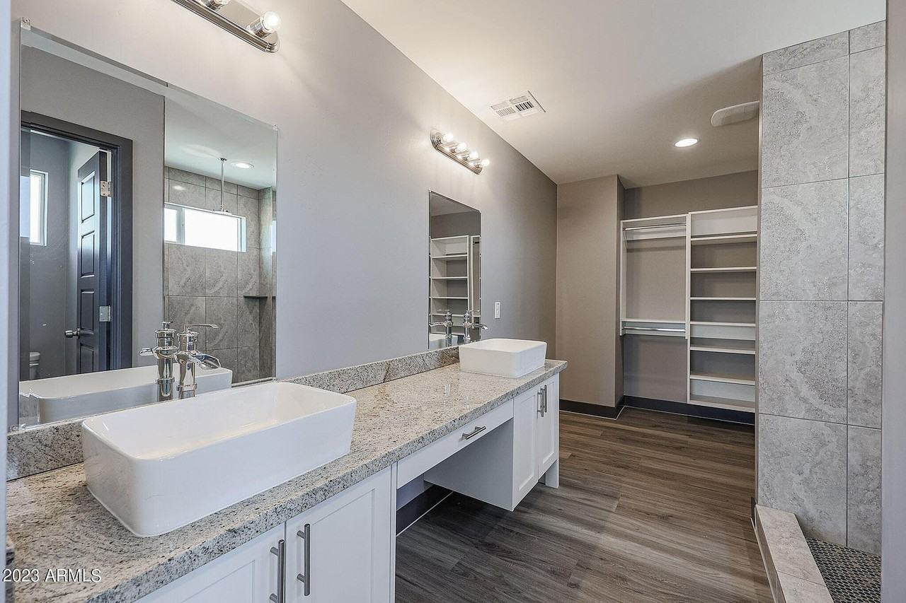 924 E Old Southern Ave #1 - Photo 5 of 24
