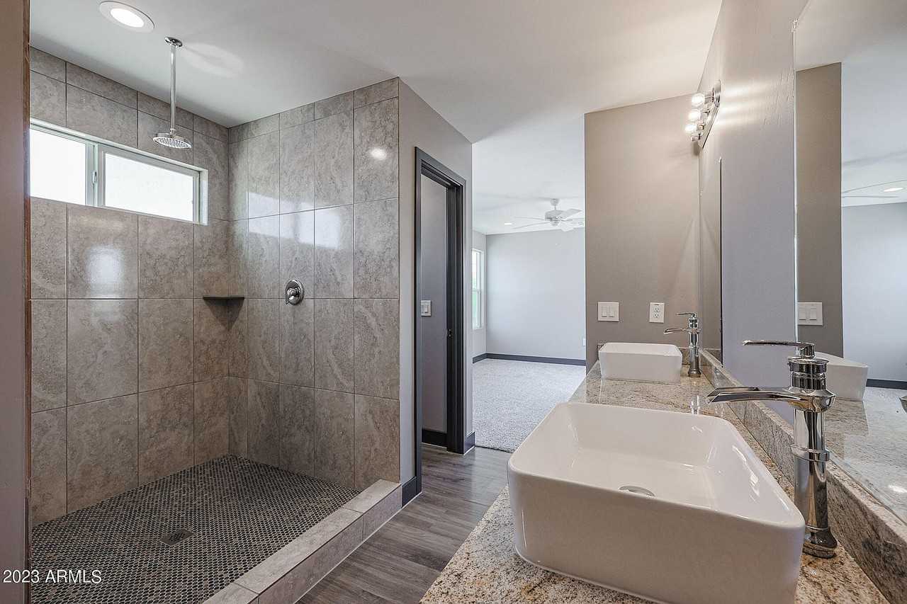 924 E Old Southern Ave #1 - Photo 7 of 24