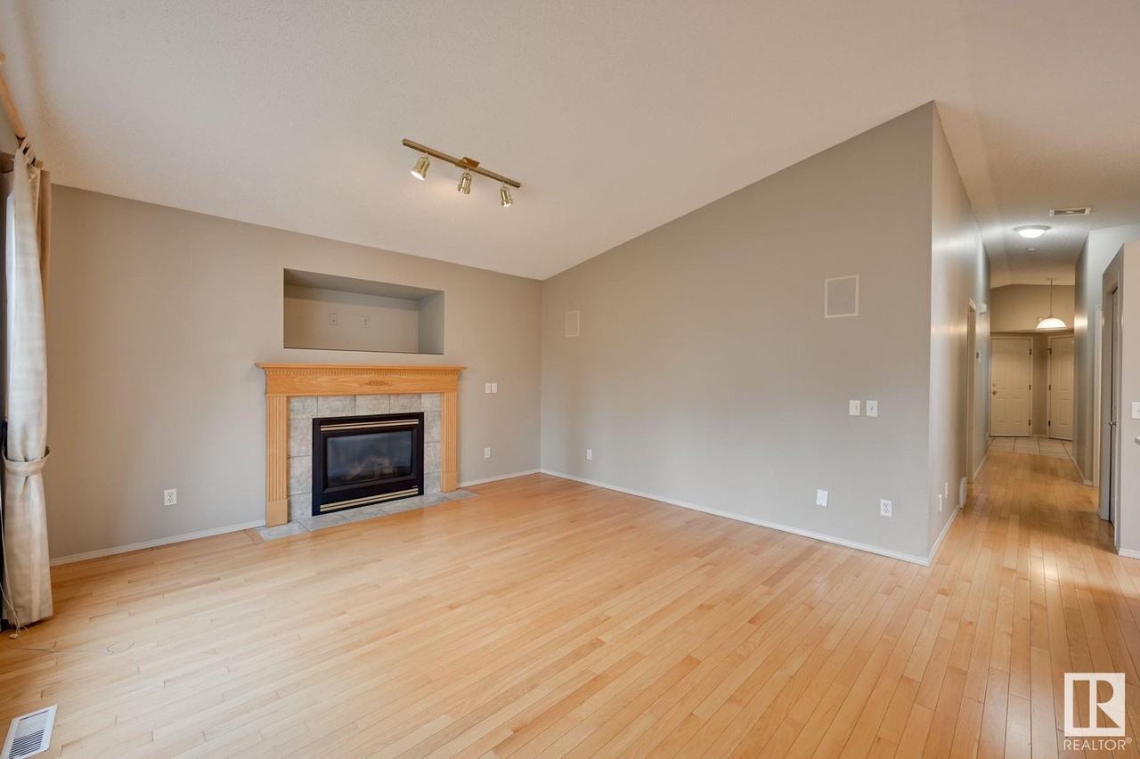 213 Deer Ridge Dr - Photo 3 of 19