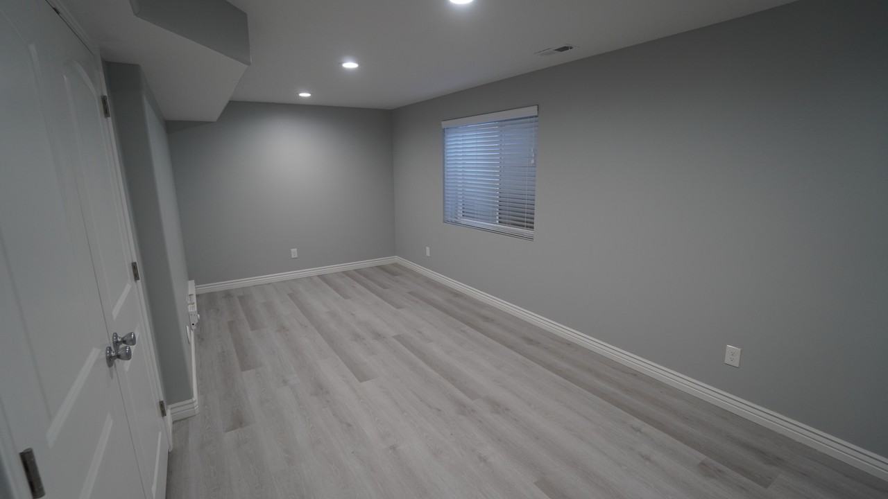 2210 Oak Ln - Photo 6 of 16