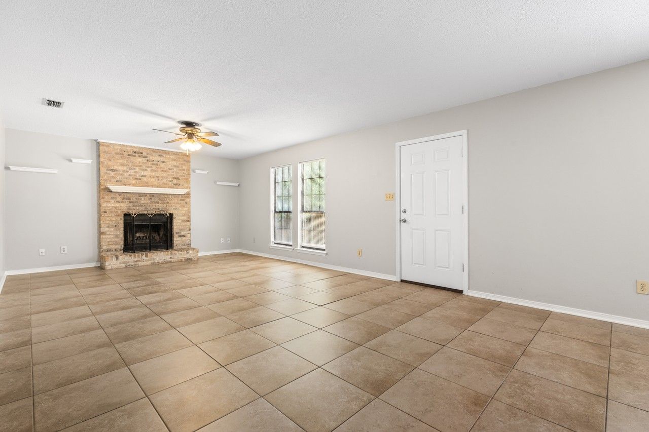 5928 Windham Ct - Photo 2 of 20
