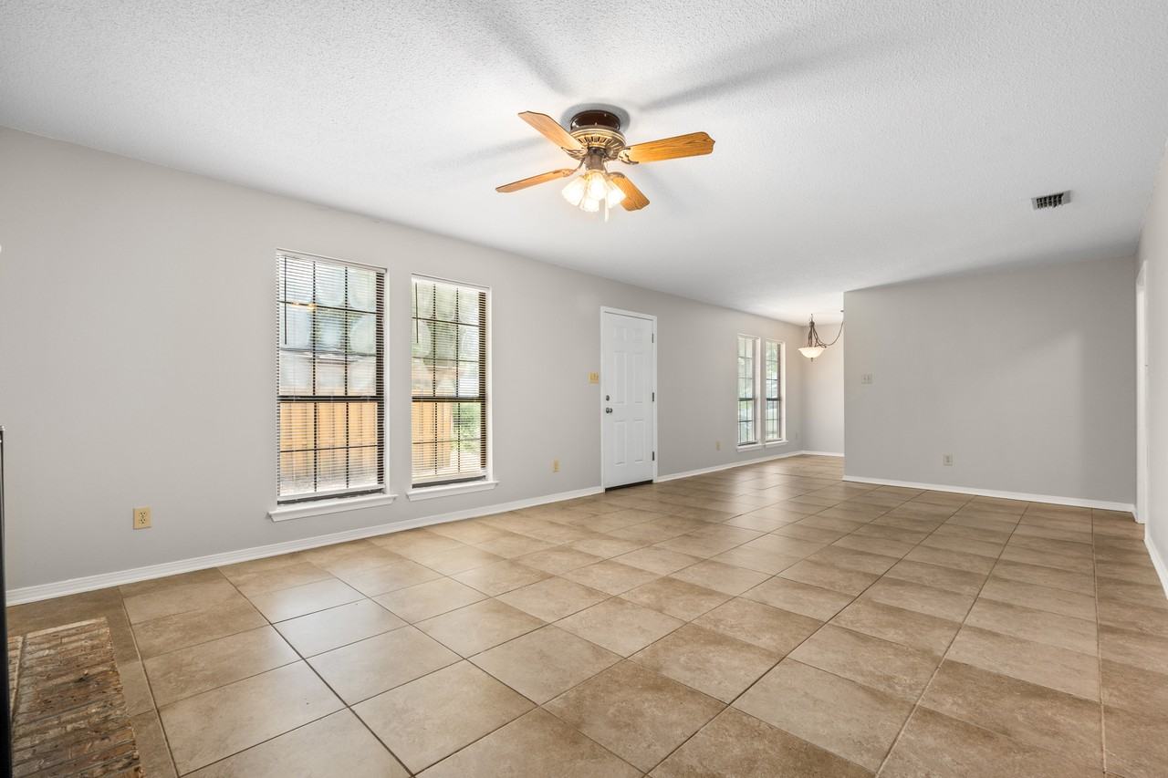 5928 Windham Ct - Photo 3 of 20