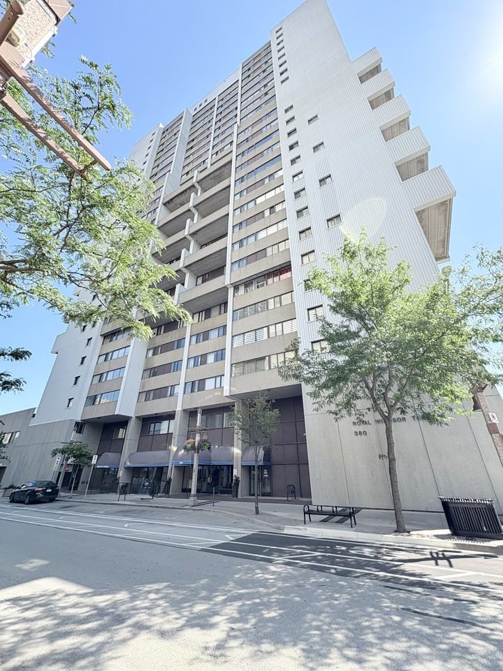 1103 Pelissier St - Photo 2 of 48