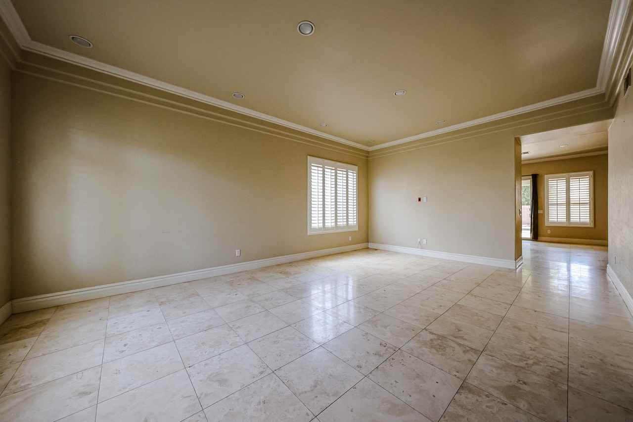 2211 W Olive Way - Photo 4 of 46