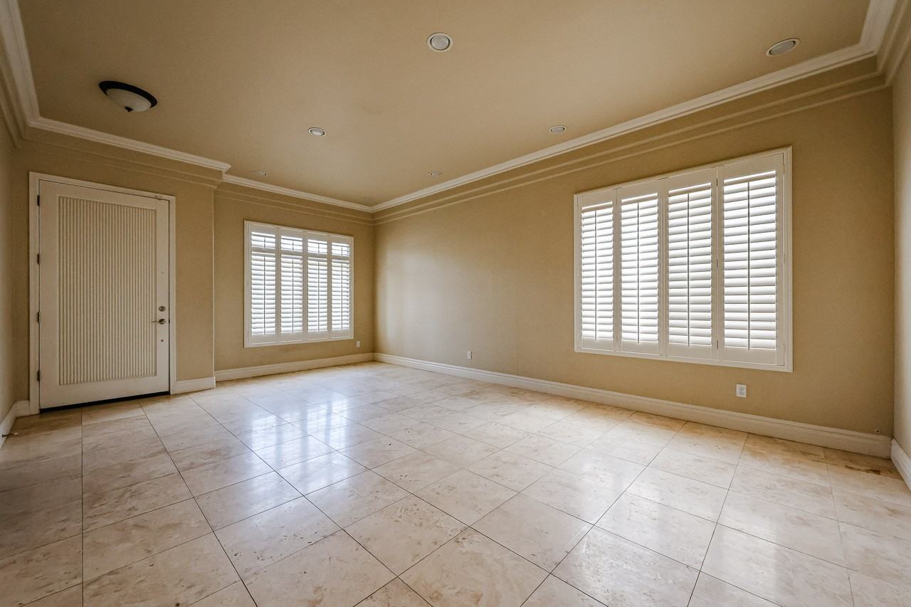 2211 W Olive Way - Photo 5 of 46