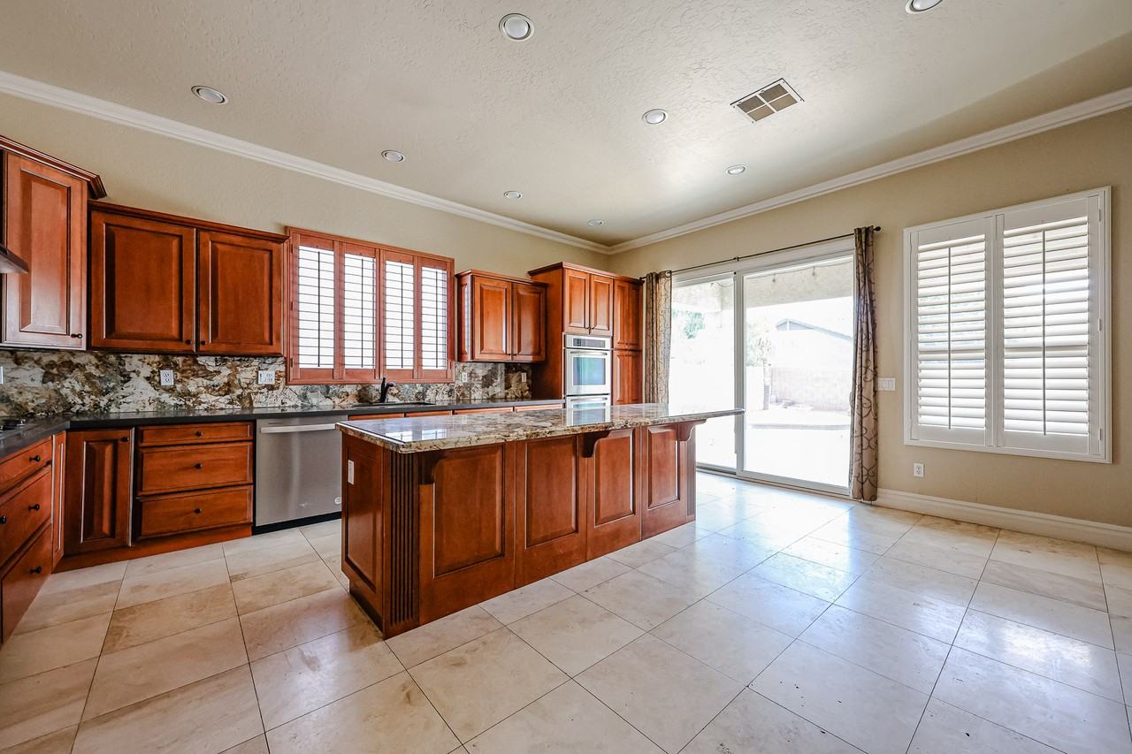 2211 W Olive Way - Photo 7 of 46