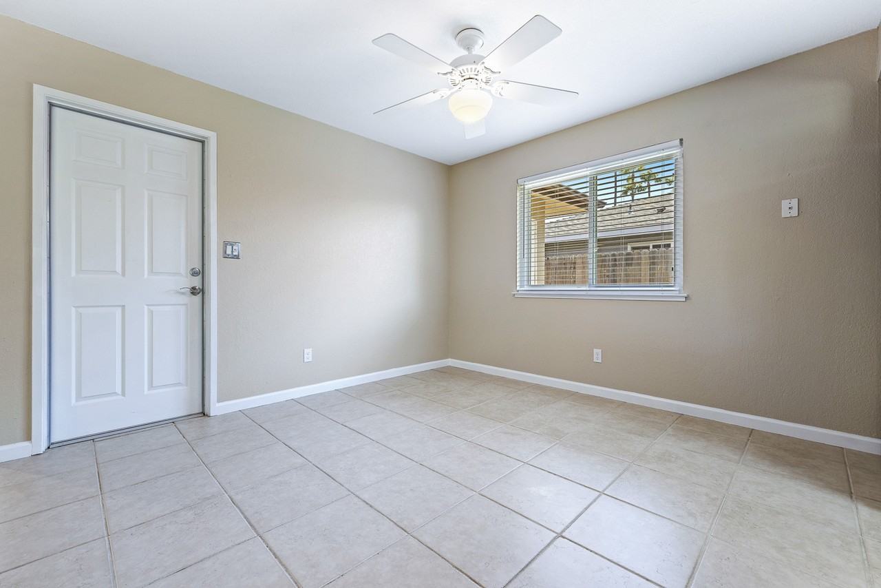 7433 N 5th St #NA - Photo 7 of 32