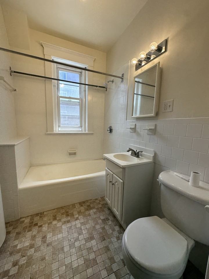 1368 Commonwealth Ave #1 - Photo 5 of 24