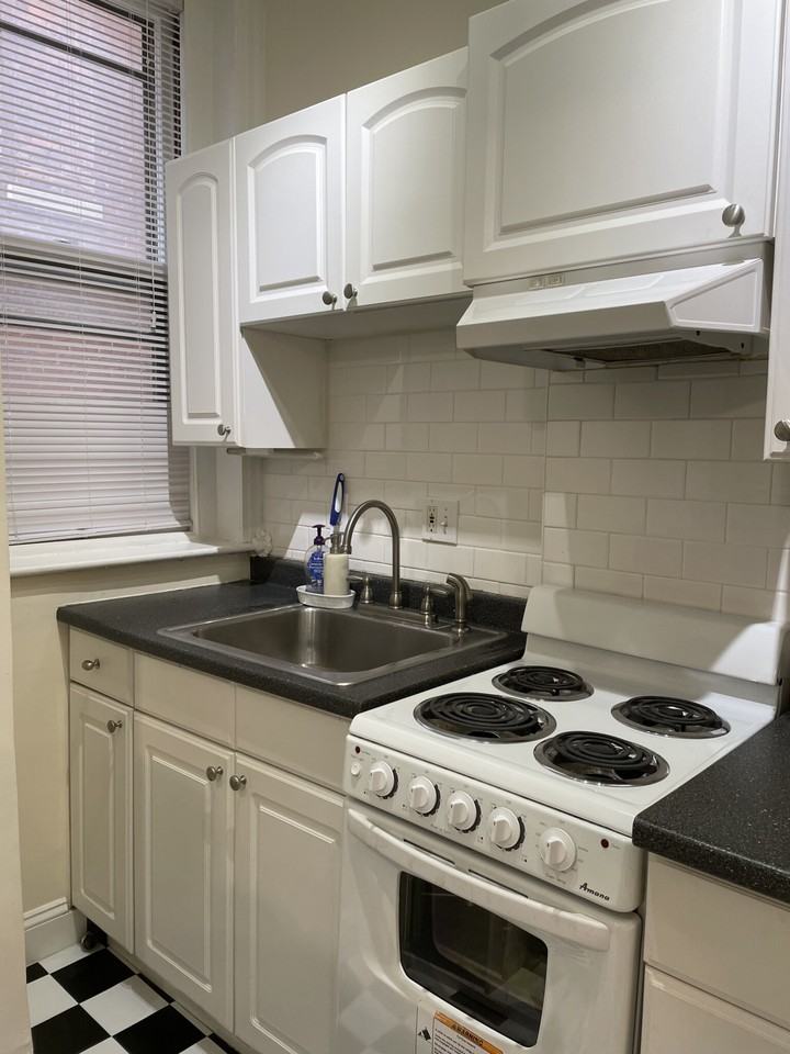 468 Park Dr #10 - Photo 3 of 6