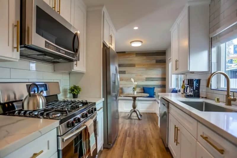 812 Island Court #812 - Photo 5 of 24