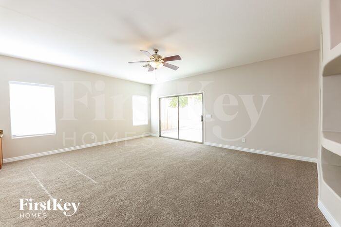 5737 W Pedro Ln - Photo 3 of 16