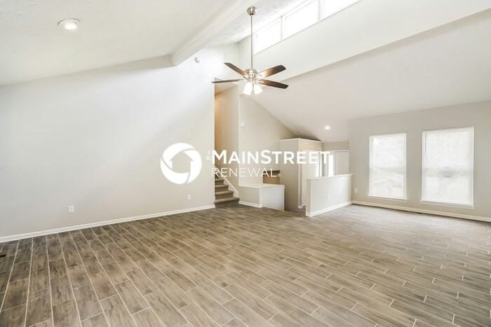 701 Jamestown Pl - Photo 3 of 19