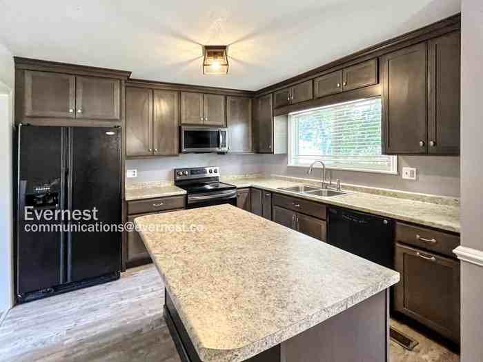 7 Walker Ave - Photo 3 of 19