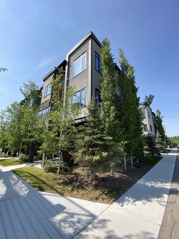 810 Greenbriar Common Northwest - Photo 2 of 21