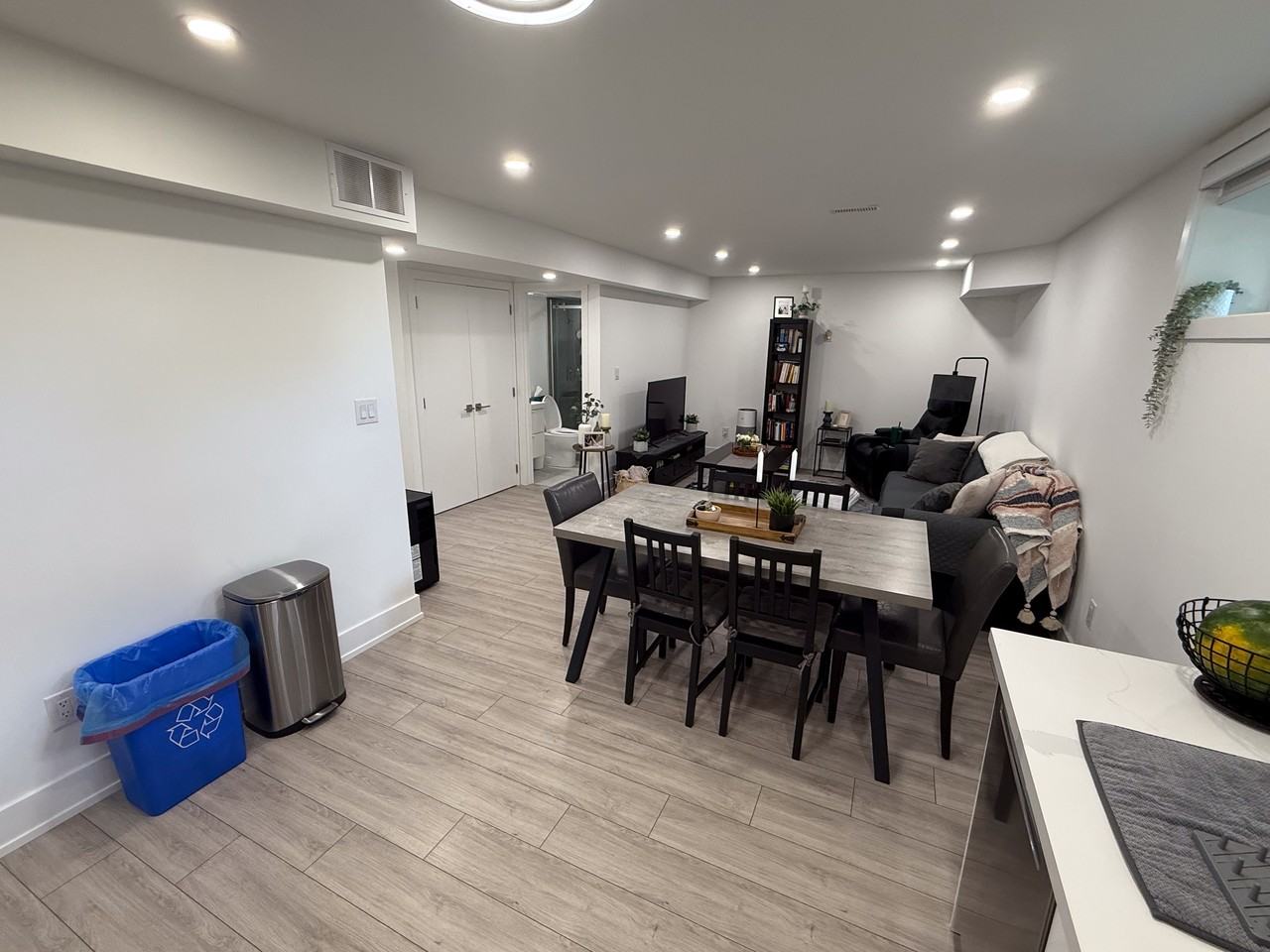 184 Park Lawn Road - Photo 2 of 14