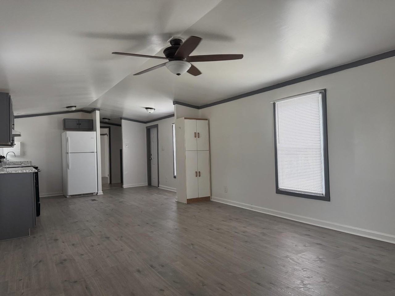 1052 Palestine Rd - Photo 3 of 11