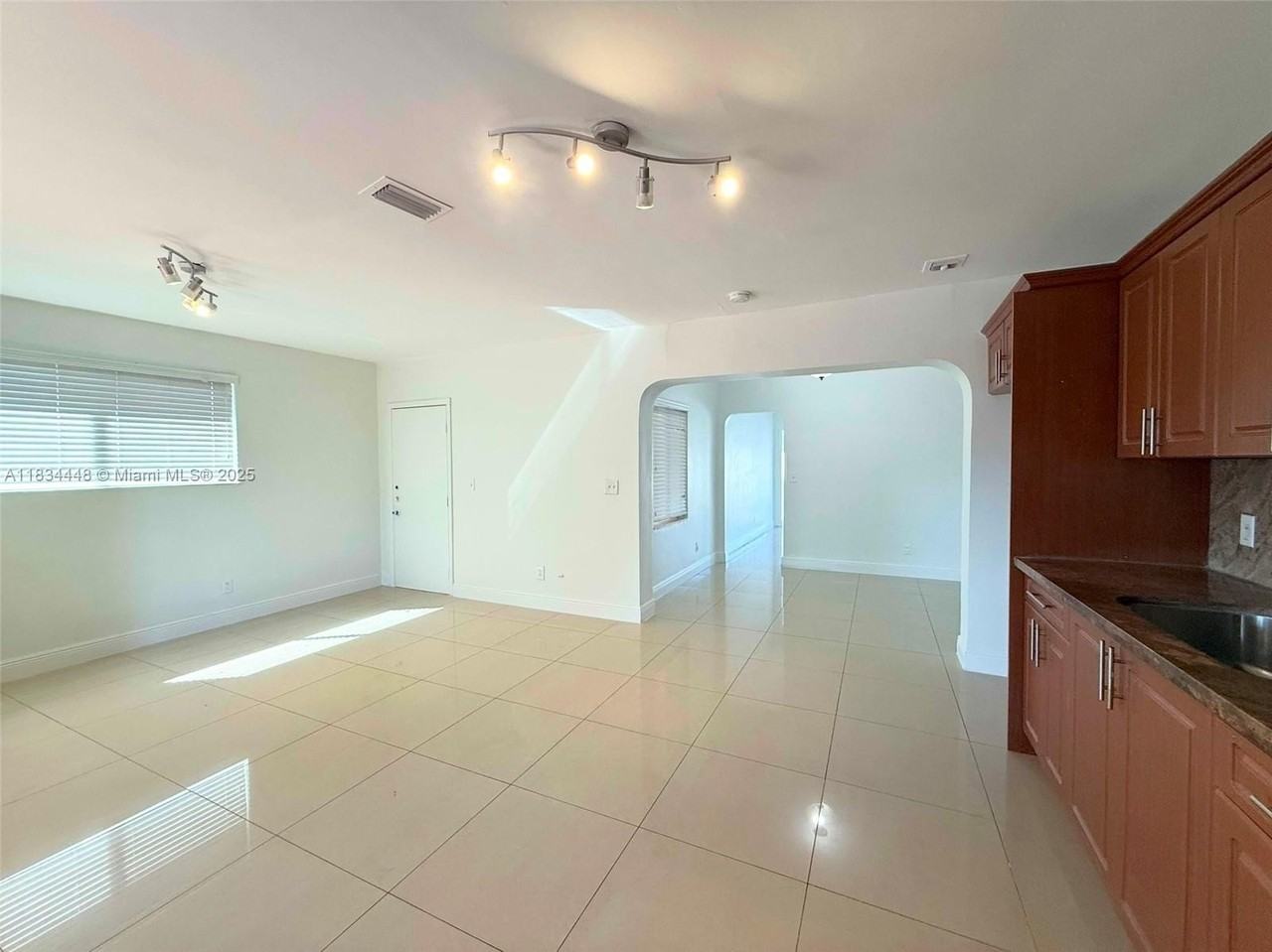 34 E 15th St - Photo 6 of 14