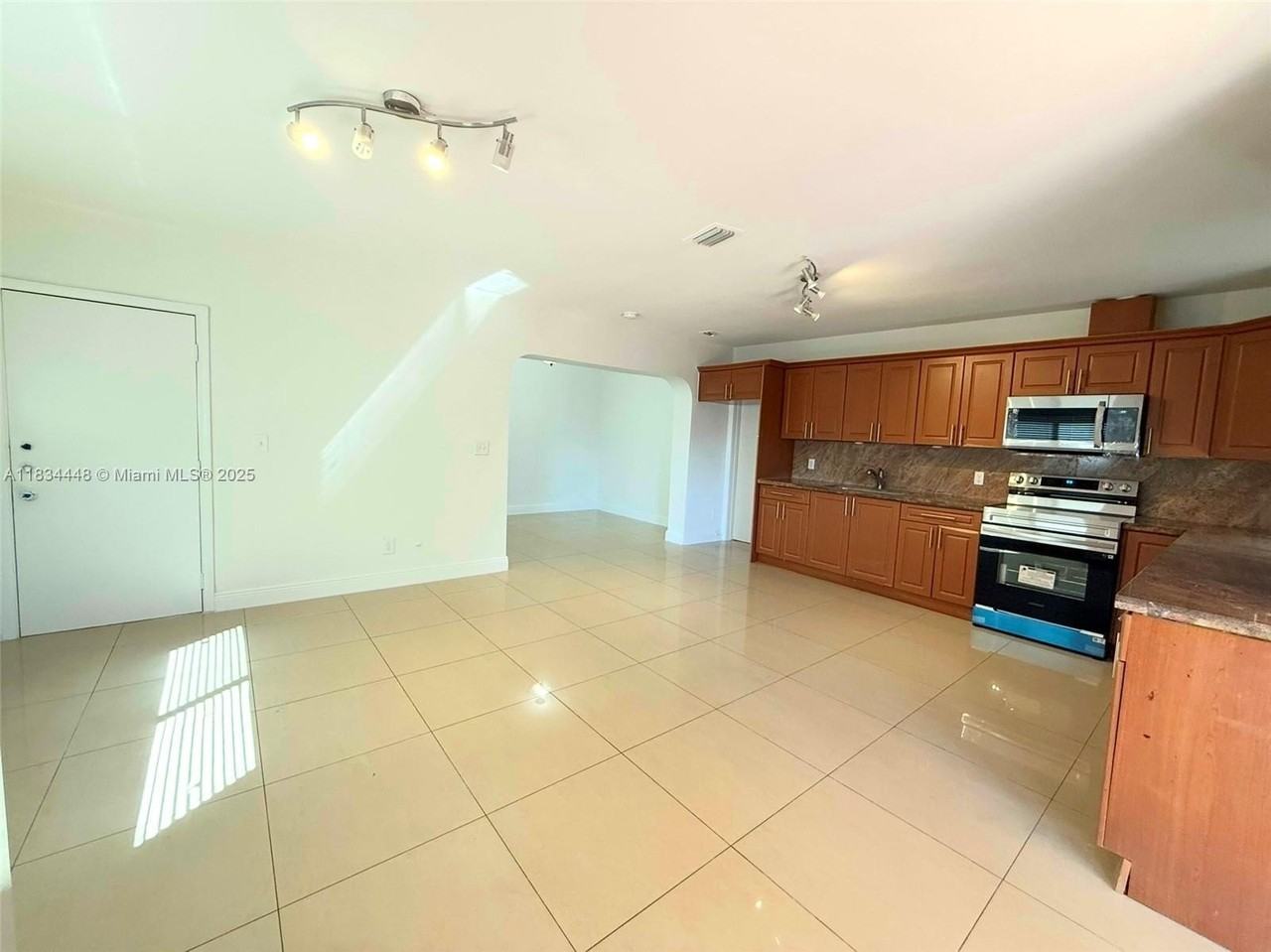 34 E 15th St - Photo 7 of 14