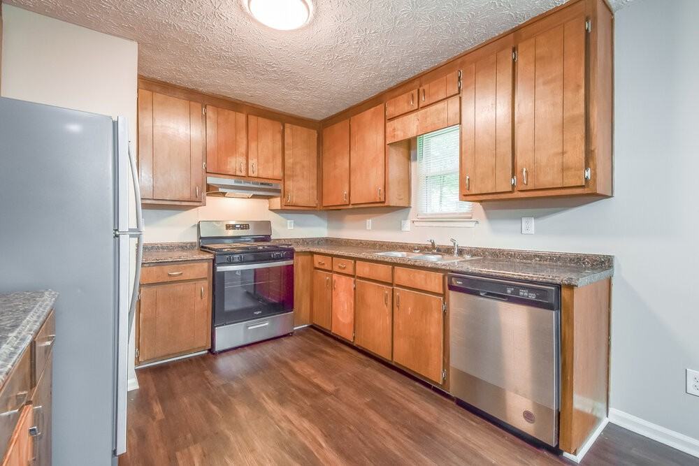 8985 Yarmouth Dr - Photo 6 of 16