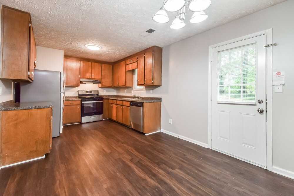 8985 Yarmouth Dr - Photo 7 of 16