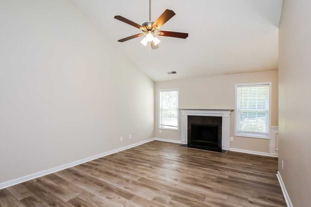 4289 Duncan Ives Dr - Photo 4 of 17