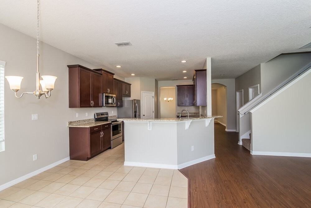 819 Celebration Ln - Photo 5 of 15
