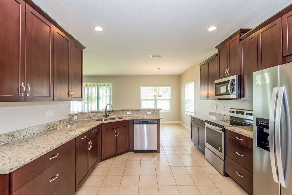 819 Celebration Ln - Photo 7 of 15